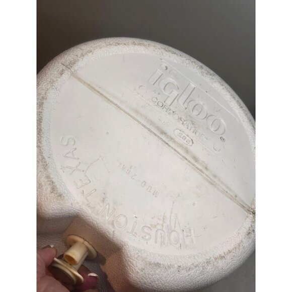 Igloo Water Cooler Handle Spout White Blue Durable Plastic Vtg 2 Gallon Storage - Picture 6 of 8